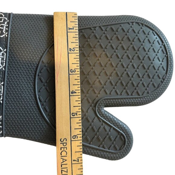 Silicone Shell Kitchen Oven Mitts Heat Resistant 500 Degrees Waterproof Set Gray - Picture 8 of 9